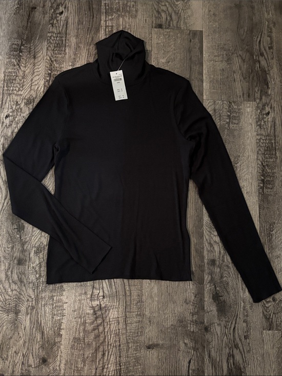 Abercrombie & Fitch Tops - Abercrombie & Fitch Ribbed Long Sleeve Turtleneck - Black - Size Large